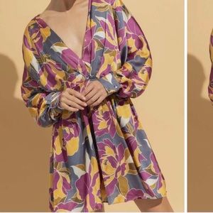 Vestique Patterned Long Sleeve v neck Dress